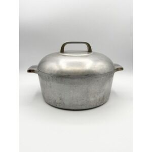 Wagner Ware Sidney 5 Qt Dutch Oven  O Magnalite 4248-M Vintage 1940s-1950s